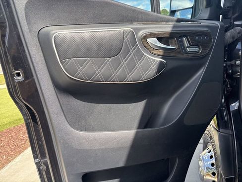 Used 2023 Mercedes-Benz Sprinter 3500 image 61