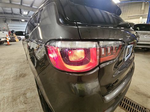 Used 2019 Jeep Compass Altitude image 30