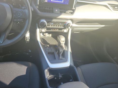 Used 2024 Toyota RAV4 LE FWD image 19