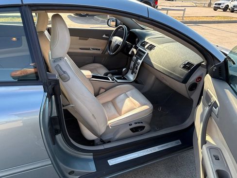 Used 2011 Volvo C70 T5 w/ Convenience Pkg FWD image 8
