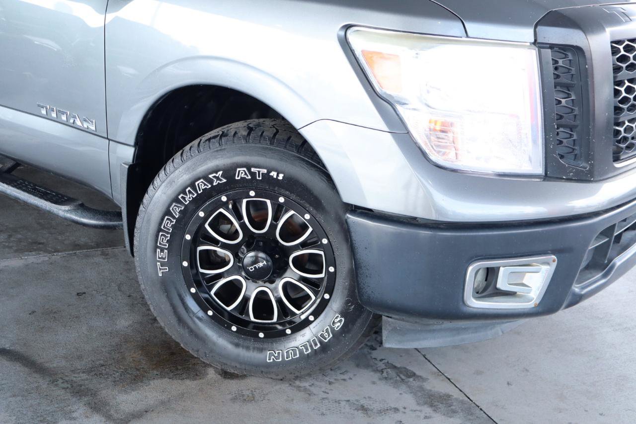 Used 2017 Nissan Titan S AWD/4WD image 4