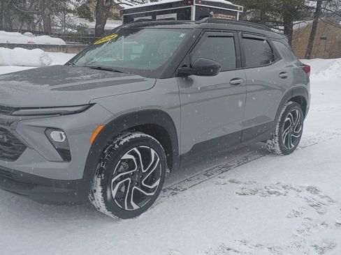 Used 2024 Chevrolet TrailBlazer RS w/ Convenience Package image 3