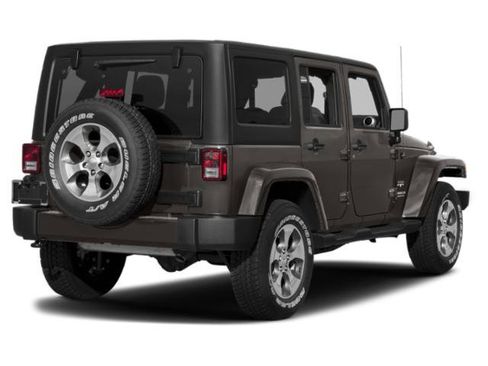 Used 2018 Jeep Wrangler Unlimited Sahara AWD/4WD image 3