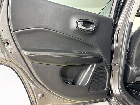 Used 2017 Jeep Compass Latitude w/ Popular Equipment Group image 23