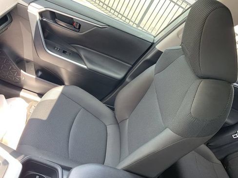 Certified 2025 Toyota RAV4 LE FWD image 29