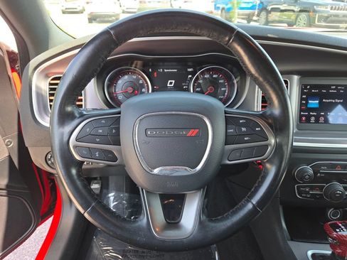 Used 2020 Dodge Charger SXT w/ Leather Interior Group RWD image 31