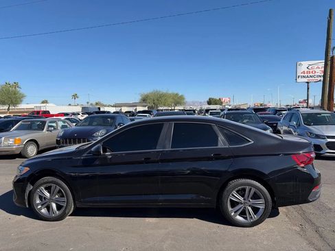 Used 2023 Volkswagen Jetta SE FWD image 4