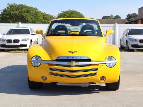 Used 2003 Chevrolet SSR w/ Preferred Equipment Group image 4