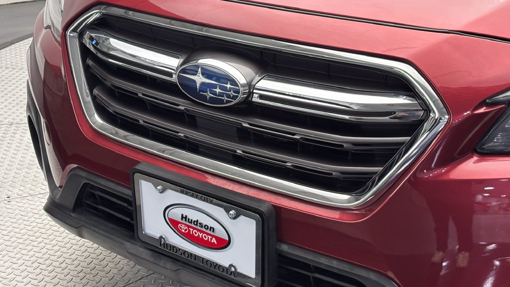 Used 2019 Subaru Outback 2.5i Limited AWD/4WD image 2