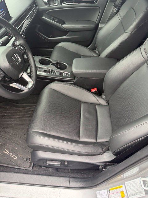 Certified 2025 Honda Civic Sport Touring image 5