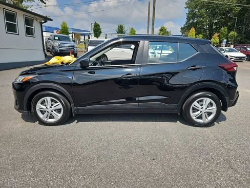 Used 2023 Nissan Kicks S image 7