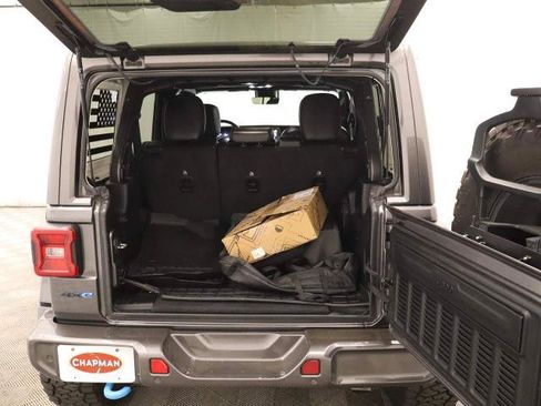 Used 2021 Jeep Wrangler Unlimited Sahara AWD/4WD image 21