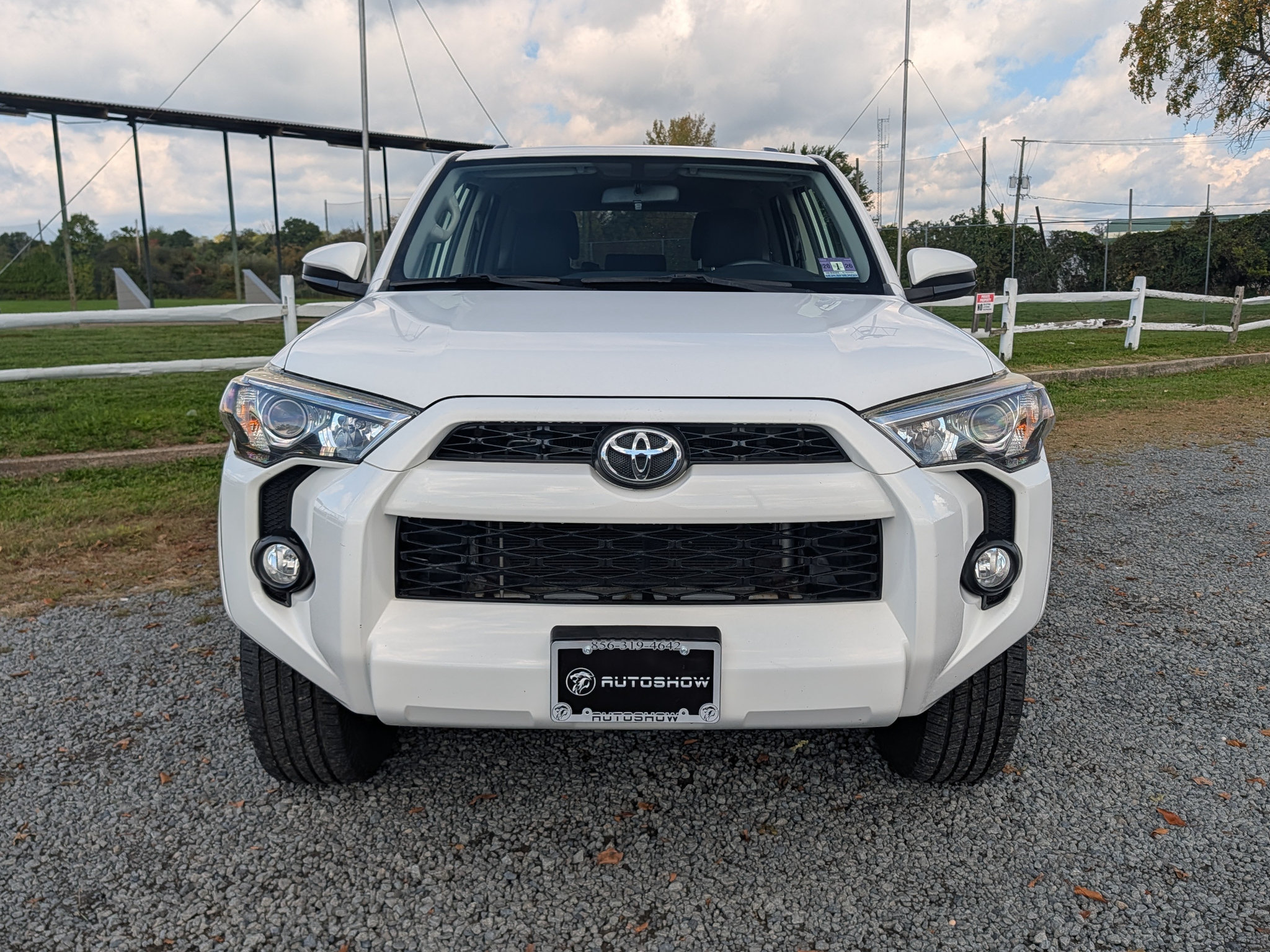 Used 2016 Toyota 4Runner SR5 AWD/4WD image 2