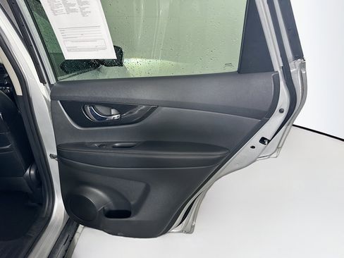 Used 2017 Nissan Rogue SL w/ SL Premium Package image 31