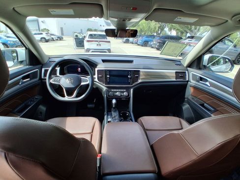 Used 2023 Volkswagen Atlas SEL AWD/4WD image 10