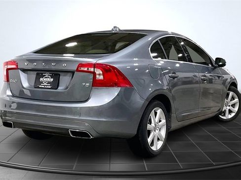 Used 2016 Volvo S60 T5 Premier image 2