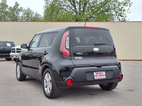 Used 2014 Kia Soul FWD image 3