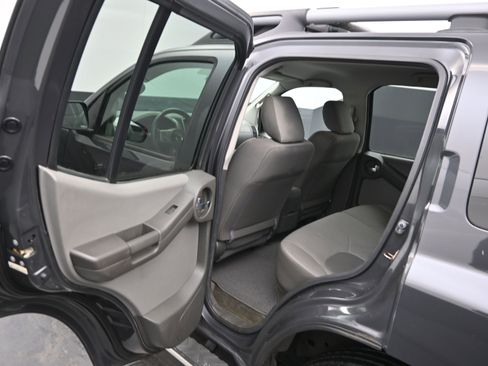 Used 2015 Nissan Xterra S image 15