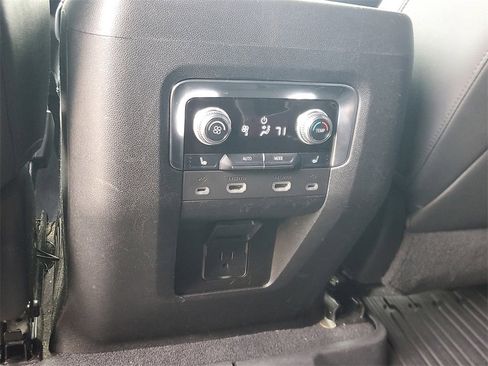 Used 2021 GMC Yukon SLT w/ SLT Luxury Plus Package image 14