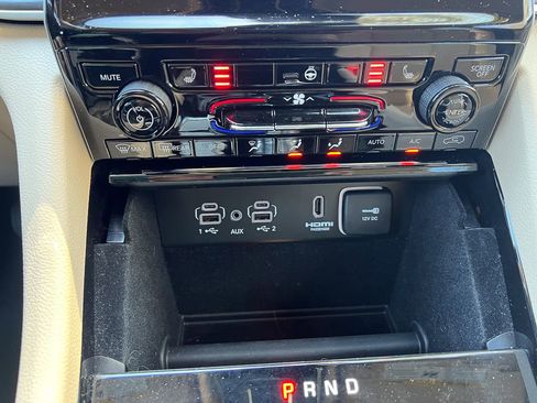 Used 2022 Jeep Grand Cherokee L Limited image 27