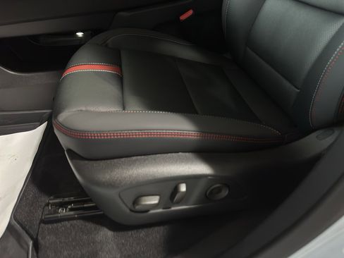 New 2026 Chevrolet Traverse RS w/ LPO, Floor Liner Package image 19