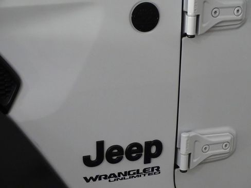 Used 2021 Jeep Wrangler Unlimited Sport image 37