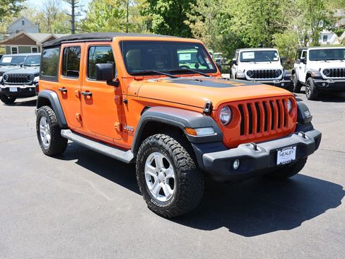 Used 2018 Jeep Wrangler Unlimited Sport S AWD/4WD image 1
