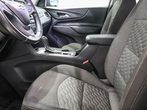 Used 2019 Chevrolet Equinox LT FWD image 17