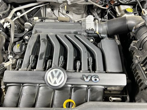 Used 2023 Volkswagen Atlas Cross Sport SEL R-Line AWD/4WD image 29