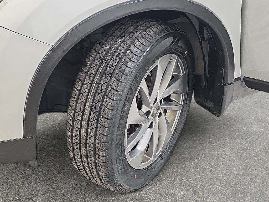 Used 2015 Nissan Rogue SL w/ SL Premium Package AWD/4WD image 32