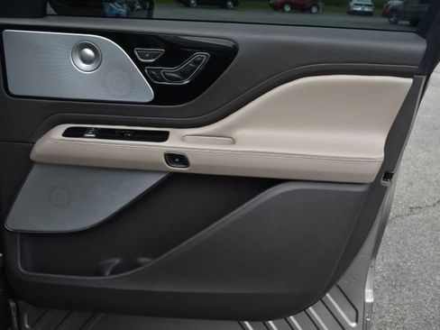 Used 2020 Lincoln Aviator Reserve w/ Equipment Group 202A AWD/4WD image 58