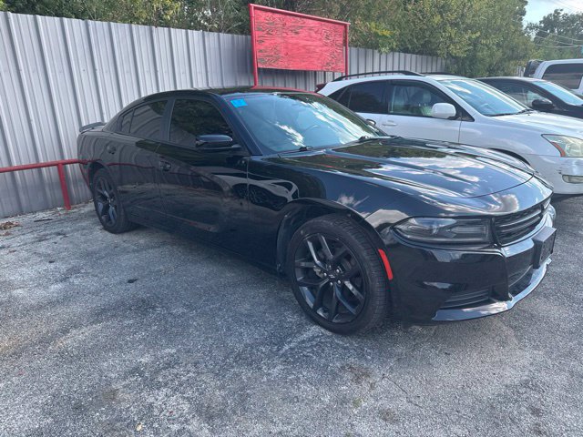 Used 2021 Dodge Charger SXT w/ Blacktop Package RWD image 3