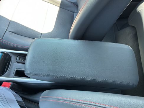 Used 2021 Chevrolet Bolt Premier w/ Infotainment Package FWD image 37