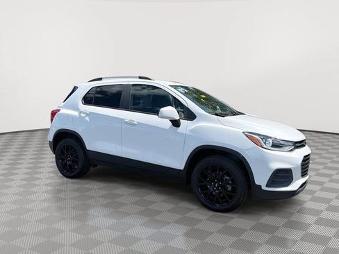 Certified 2022 Chevrolet Trax LT w/ Sport Edition AWD/4WD image 13