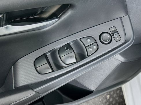 Used 2024 Nissan Sentra SV image 15