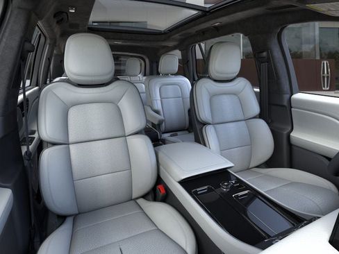 New 2026 Lincoln Aviator Black Label w/ Jet Appearance Package AWD/4WD image 10
