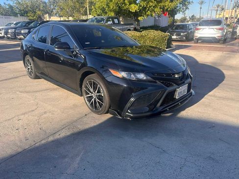 Used 2024 Toyota Camry SE image 7