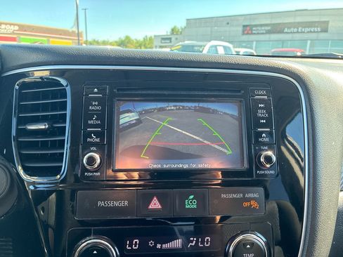 Used 2017 Mitsubishi Outlander ES AWD/4WD image 26