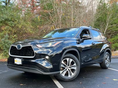 Used 2024 Toyota Highlander XLE