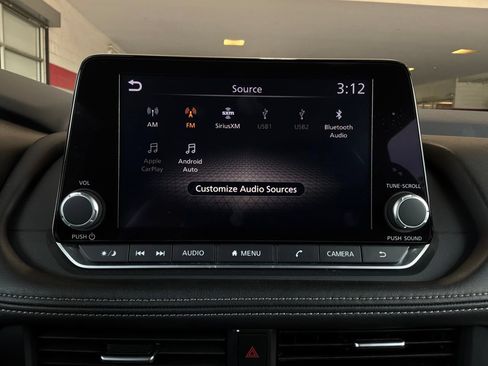 Used 2025 Nissan Rogue SV FWD image 30