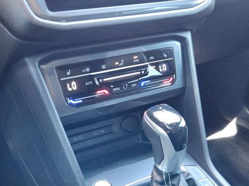 Certified 2022 Volkswagen Tiguan SE R-Line FWD image 16