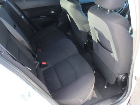 Used 2014 Chevrolet Cruze LT image 16