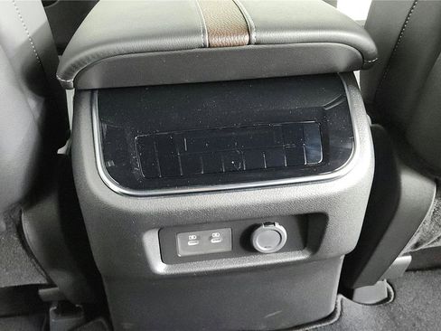 Certified 2025 Nissan Armada SL w/ Captain's Chari Seat Package AWD/4WD image 16