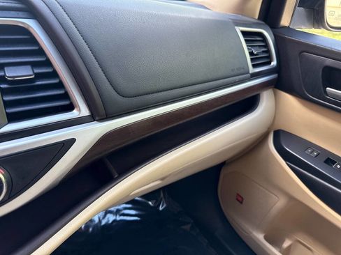 Used 2016 Toyota Highlander Limited AWD/4WD image 23