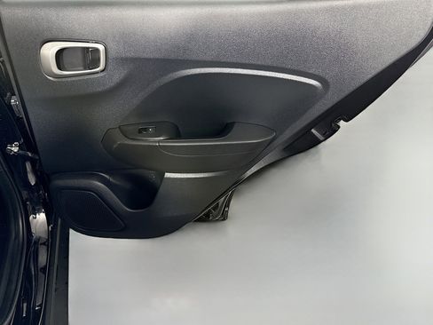 Used 2024 Hyundai Venue SEL FWD image 28
