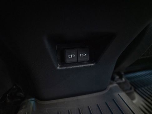 Used 2024 Toyota Venza XLE AWD/4WD image 37