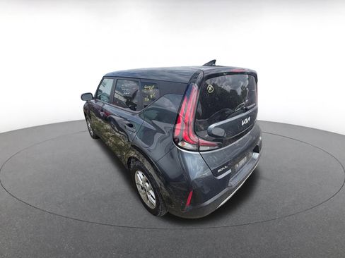 Used 2025 Kia Soul LX w/ LX Technology Package FWD image 6