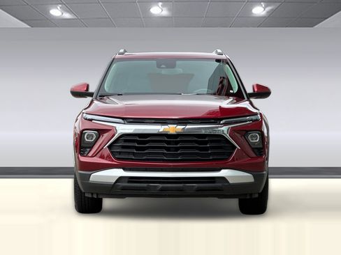 Used 2025 Chevrolet TrailBlazer LT w/ Driver Confidence Package AWD/4WD image 6
