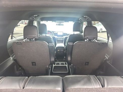 Used 2020 Ford Explorer XLT image 9