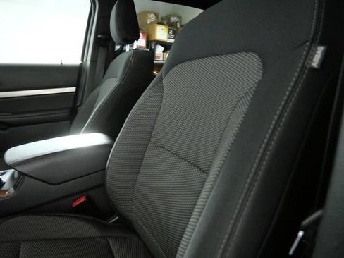 Used 2018 Ford Explorer XLT AWD/4WD image 16